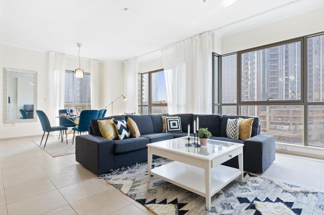 دبي Stylish Apartment With Partial Burj Khalifa View المظهر الخارجي الصورة
